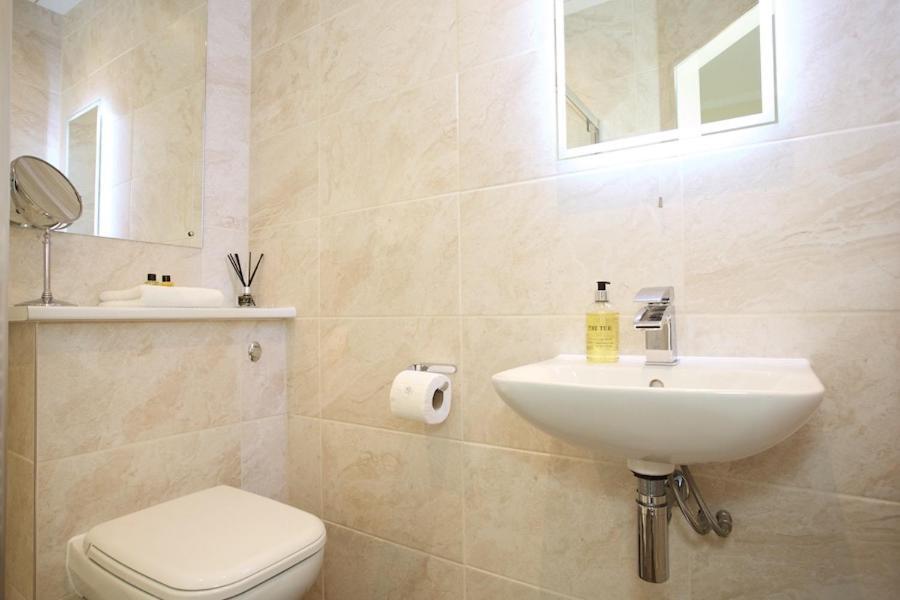 Dunmurray Lodge Guesthouse And Loft Apartment Pitlochry Exteriör bild